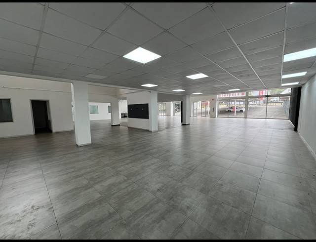 600M² WAREHOUSE TO LET IN FERNDALE